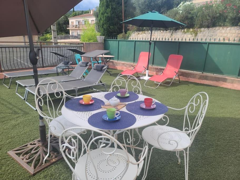 Apartmán De 1 A 6 Avec Terrasse Solarium, Vue Panoramique Et Parking Gratuit Grasse Exteriér fotografie